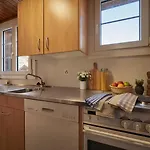 Cozy Traditional Chalet, Stunning Mountain Views Chalet