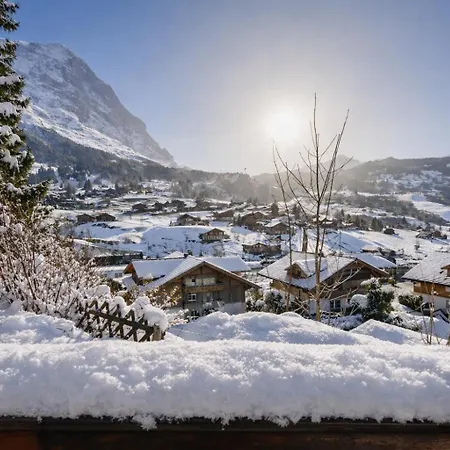 Cozy Traditional Chalet, Stunning Mountain Views Chalé