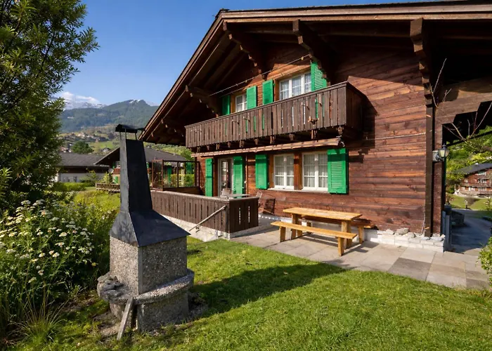 Cozy Traditional Chalet, Stunning Mountain Views Horská chata *