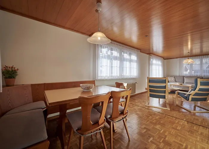 Cozy Traditional Chalet, Stunning Mountain Views Шале Гриндельвальд